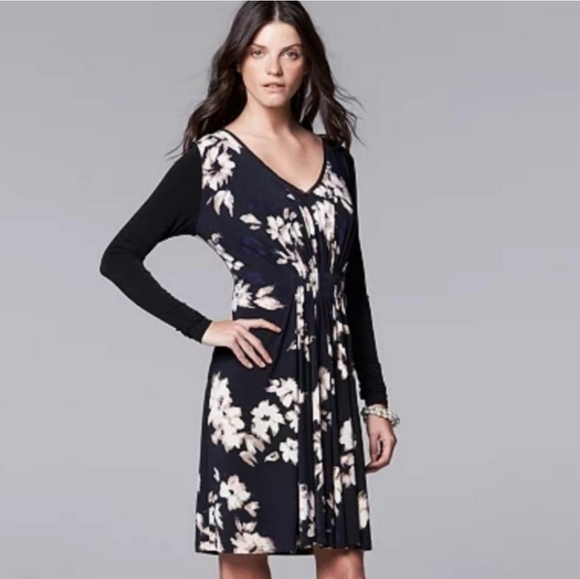 Simply Vera Vera Wang Dresses & Skirts - Simply Vera Vera Wang NWOT Black and Cream Floral Long Sleeve Stretchy Dress